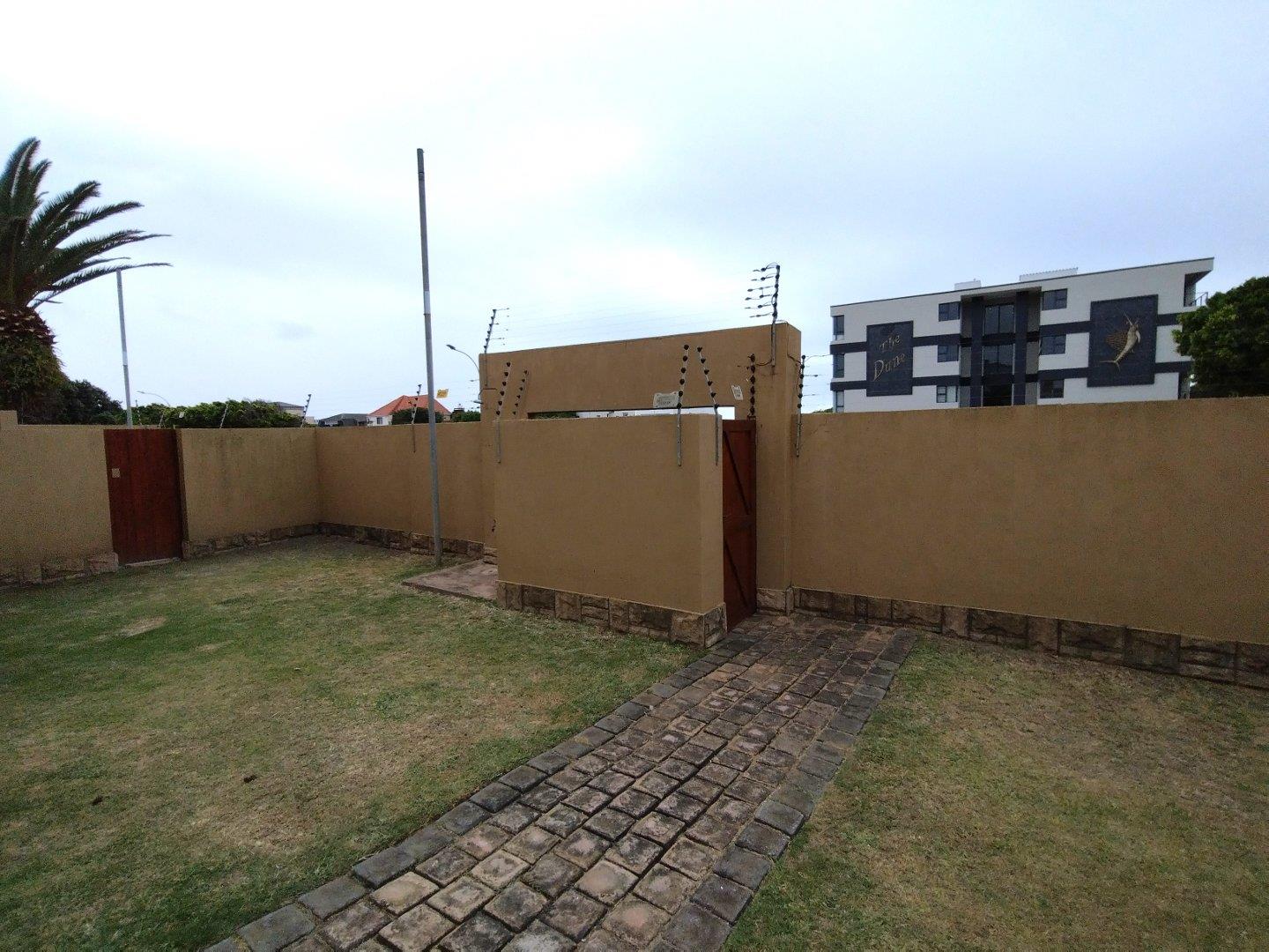 To Let 2 Bedroom Property for Rent in Ferreira Town Eastern Cape